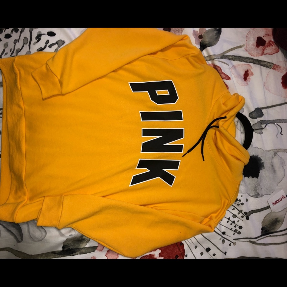 VICTORIAS SECRET PINK crew neck sweater